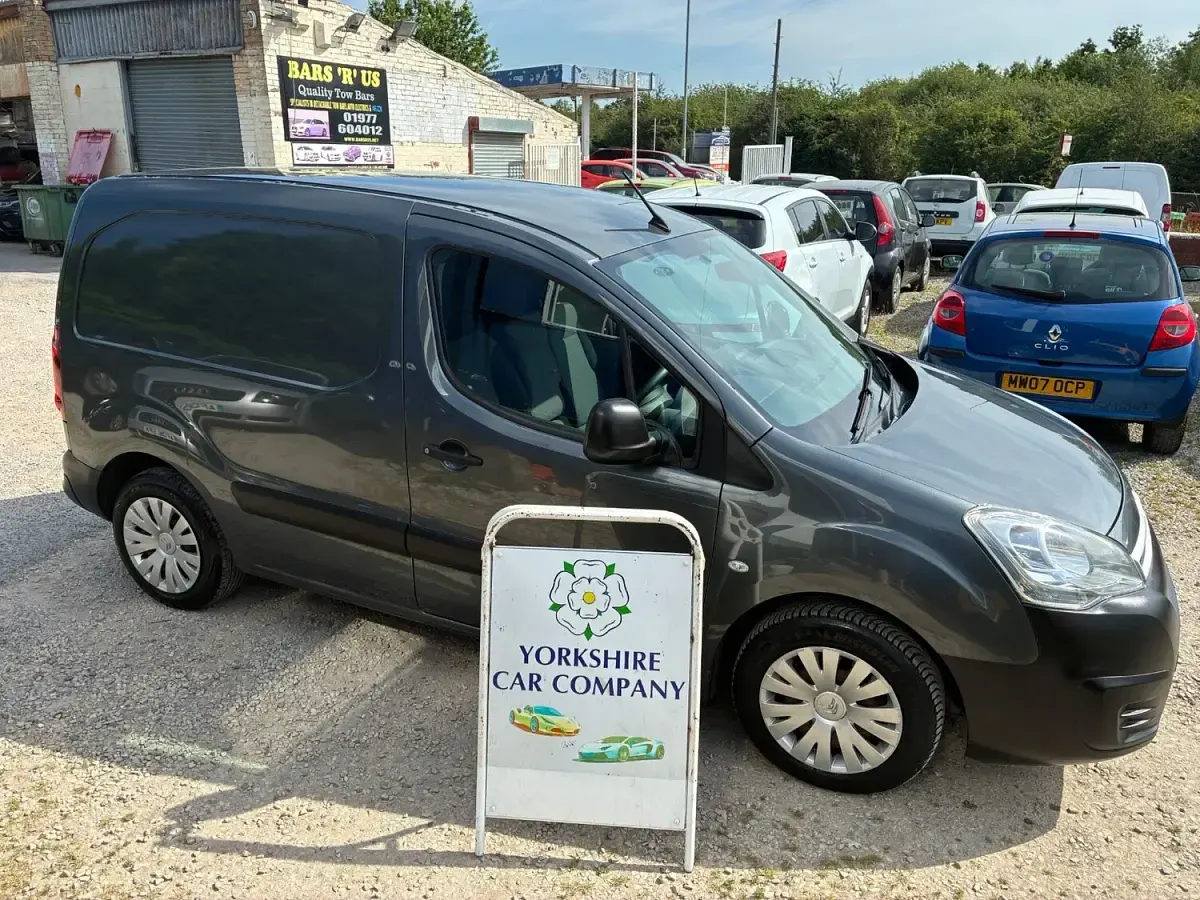 Used Citroën Berlingo 75 HP (55 kW) 2017 Grey MPV
