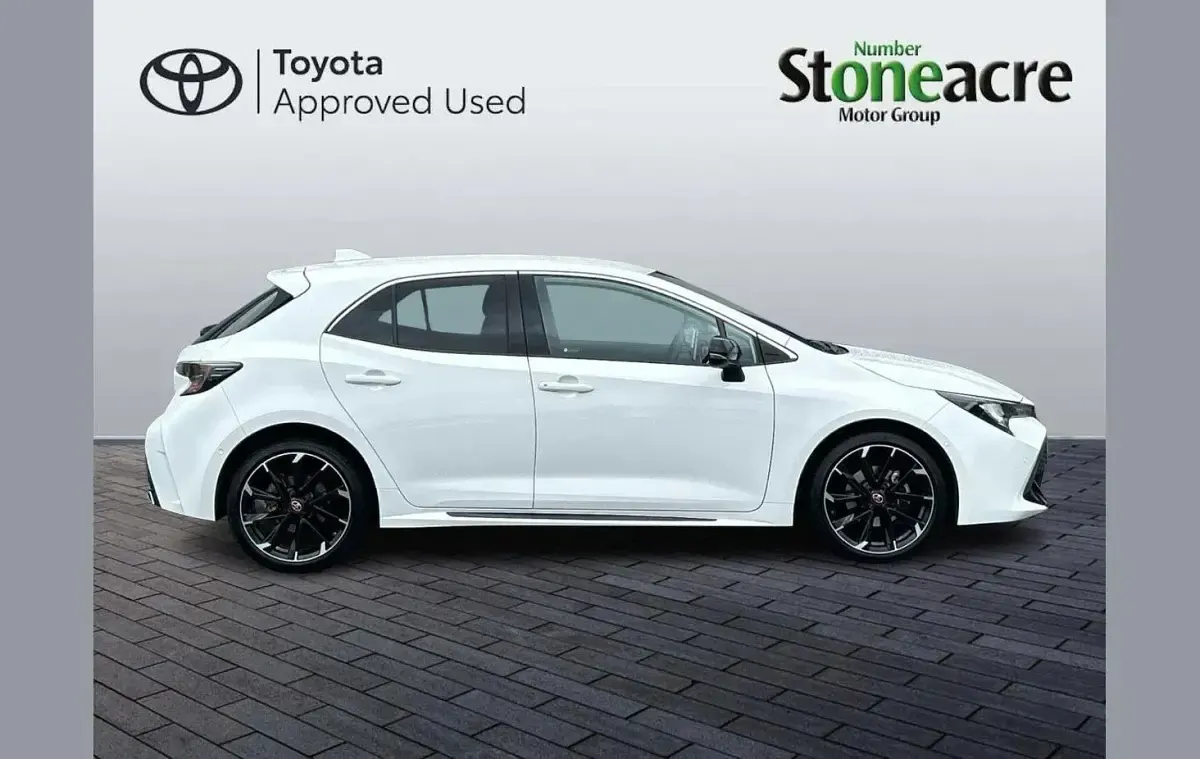 Used Toyota Corolla Sport 120 HP (88 kW) 2023 White Hatchback