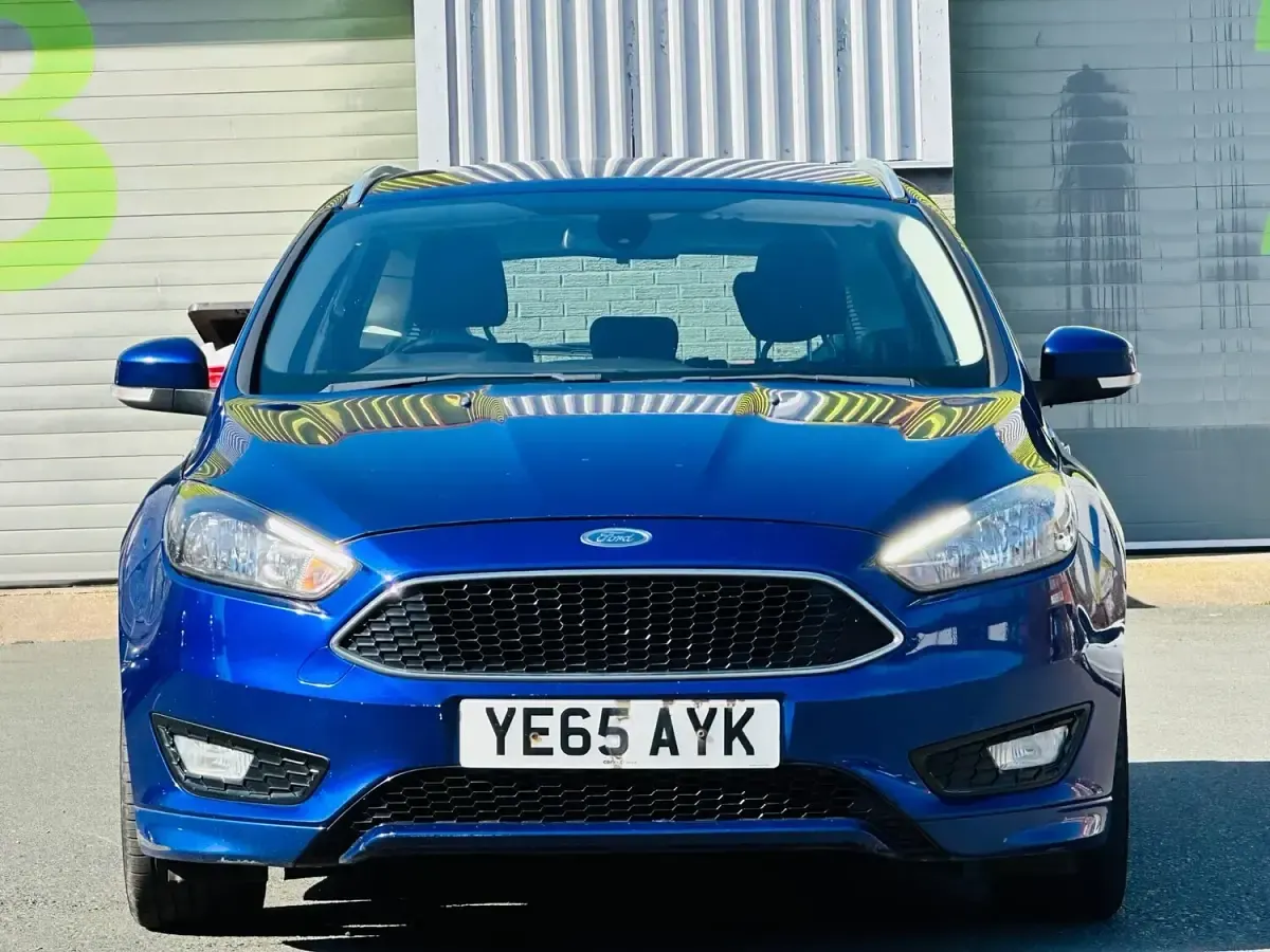 Used Ford Focus Zetec 120 HP (88 kW) 2015 Blue Estate