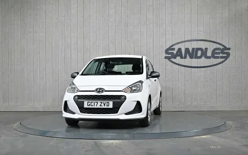 Used Hyundai i10 67 HP (49 kW) 2020 Hatchback