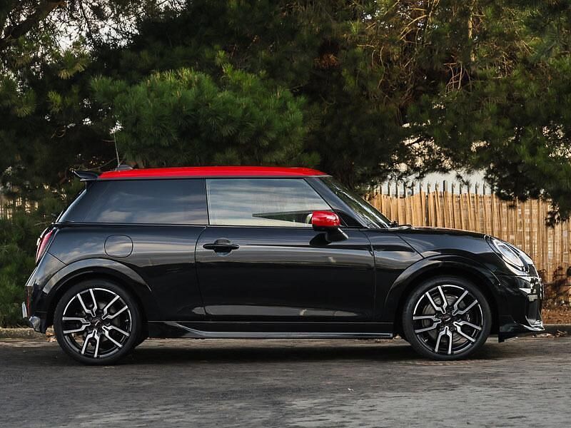 Używany Mini Cooper Hatch 154 KM (113 kW) 2024 Czarny Hatchback