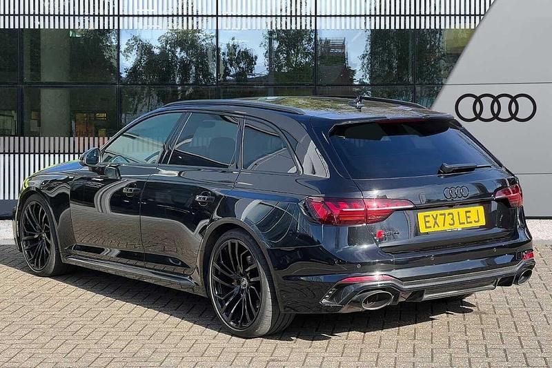 Used Audi RS4 Comfort 450 HP (330 kW) 2023 Black Estate