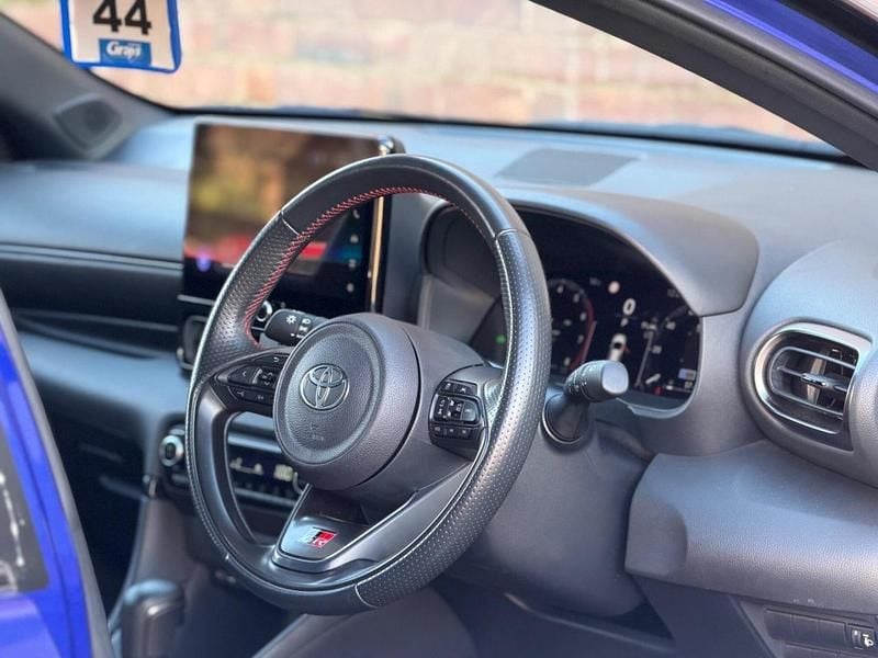 Used Toyota Yaris Hybrid Sport 130 HP (95 kW) 2024 Blue Hatchback