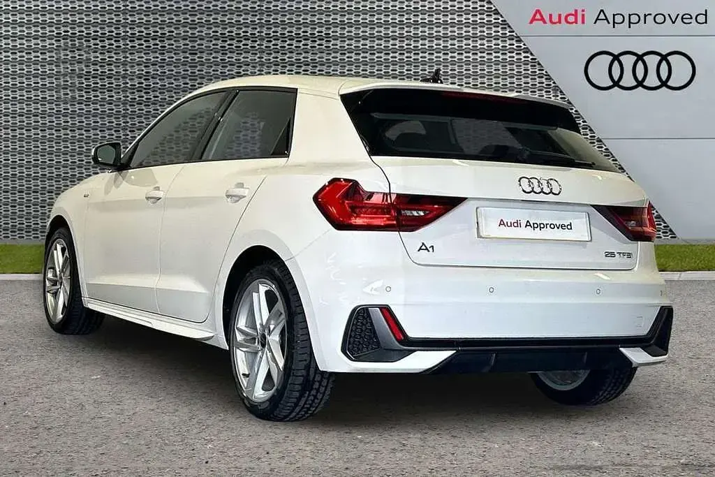Used Audi A1 S-Line 94 HP (69 kW) 2023 White SUV