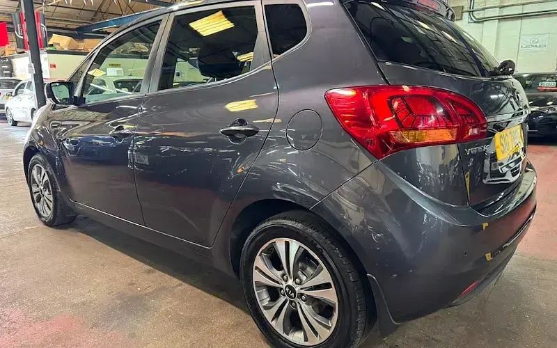 Used Kia Venga 128 HP (94 kW) 2017 Silver Hatchback