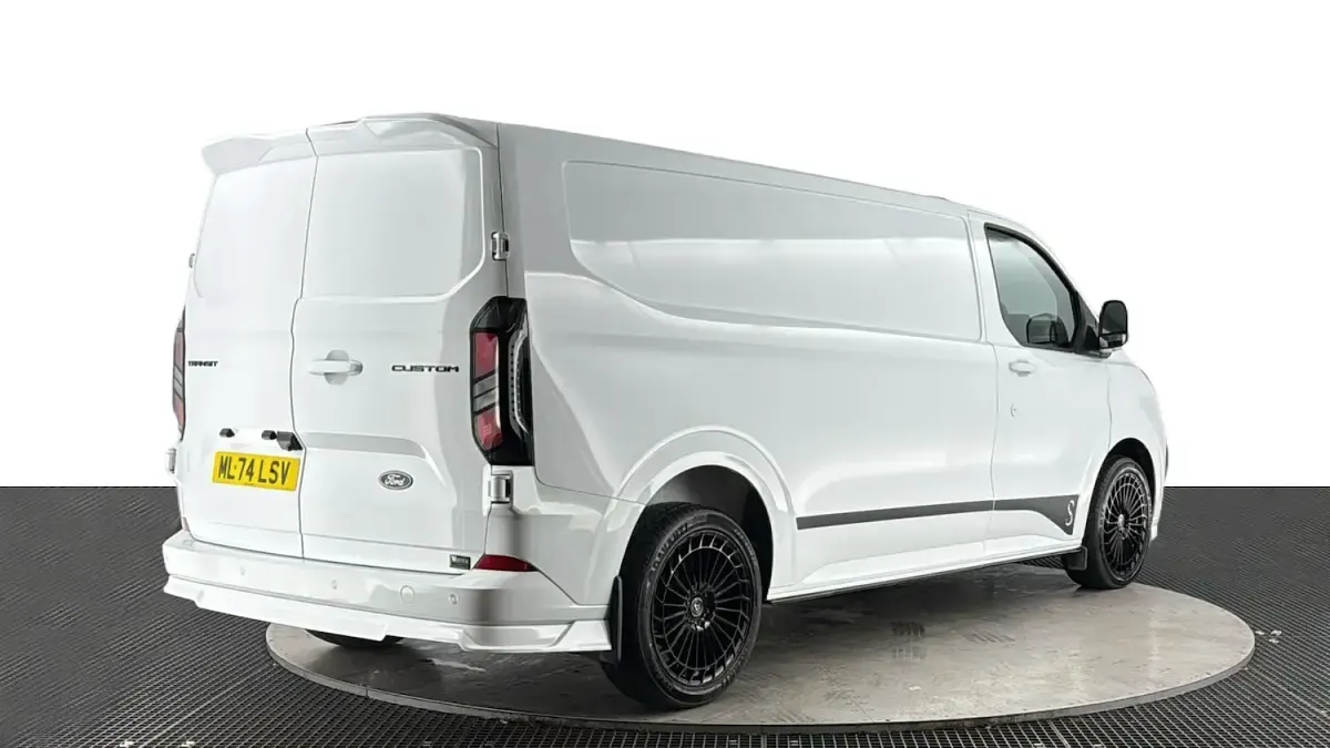 Used Ford Transit Custom Limited 136 HP (100 kW) 2024 White Van