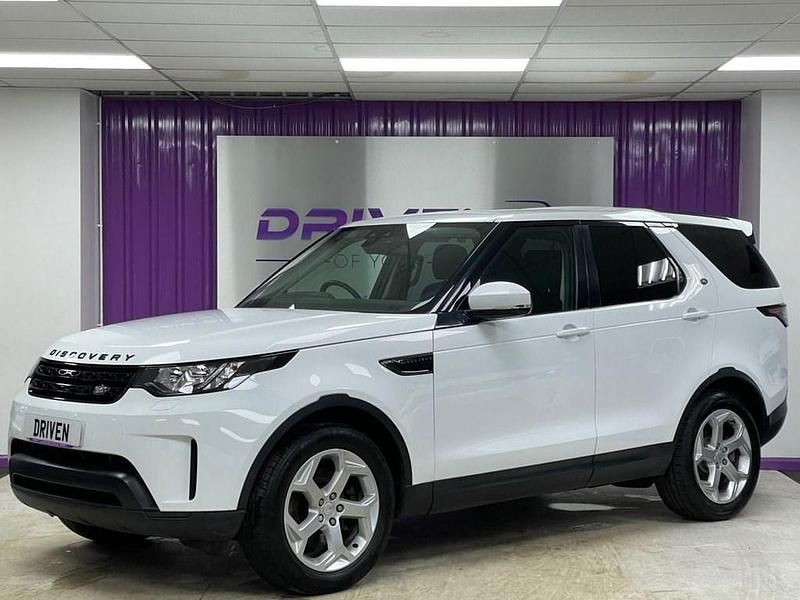 White Used 2017 Land Rover Discovery 5 S SUV | £16,500 (Fair price) - Image 1/3