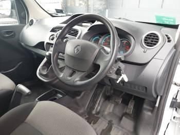 Usado Renault Kangoo Business 44 kW (60 CV) 2022 Blanco Monovolumen