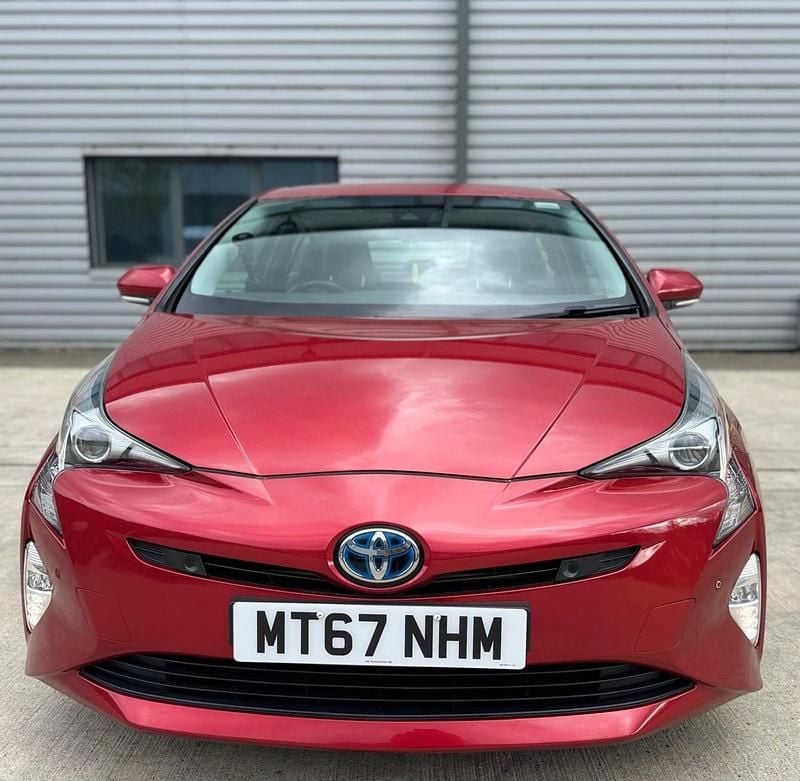 Used Toyota Prius 2017 Red Hatchback