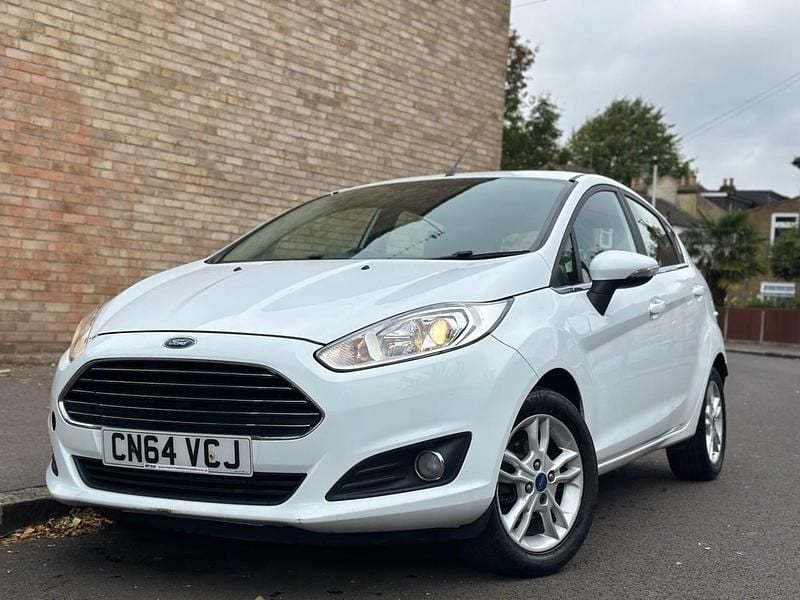 White Used 2014 Ford Fiesta Zetec Hatchback | £2,699 (Good price) - Image 1/4