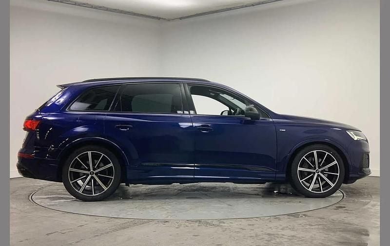 Used Audi Q7 Black Edition 281 HP (206 kW) 2023 Blue SUV