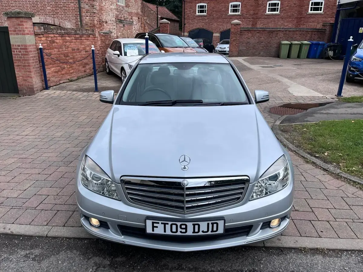 Used Mercedes C180 Elegance 156 HP (114 kW) 2009 Silver Sedan
