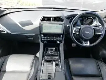 Usado Jaguar F-Pace R-Sport 180 HP (132 kW) 2019 Cinzento SUV