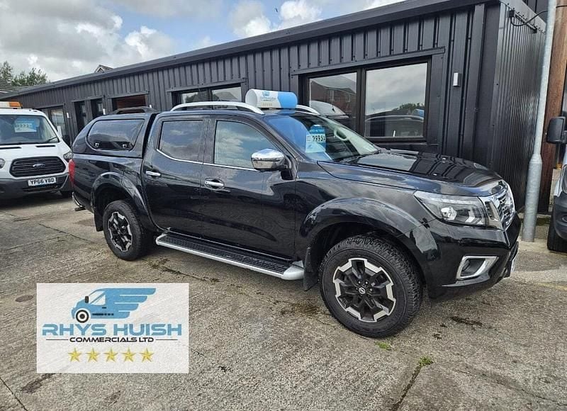 Black Used 2020 Nissan Navara Tekna Pickup | £12,995 (Fair price) - Image 1/4