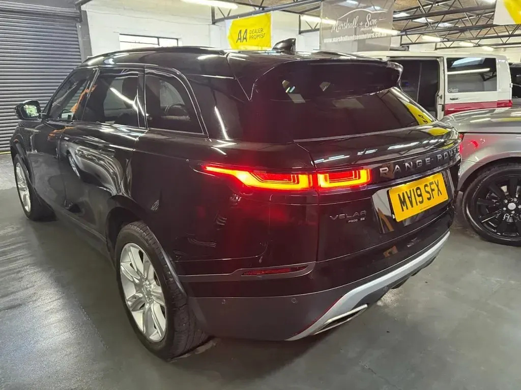Used Land Rover Range Rover Velar SE Dynamic 300 HP (220 kW) 2019 Black SUV