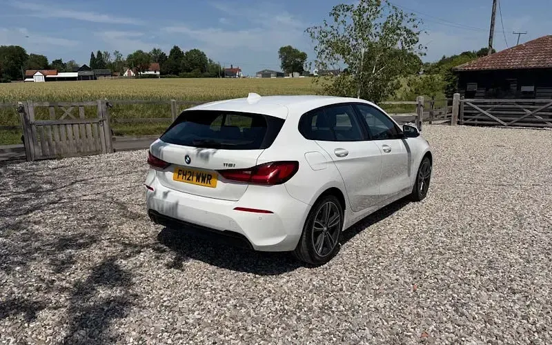Used BMW 118 Sport Line 136 HP (100 kW) 2021 White Hatchback