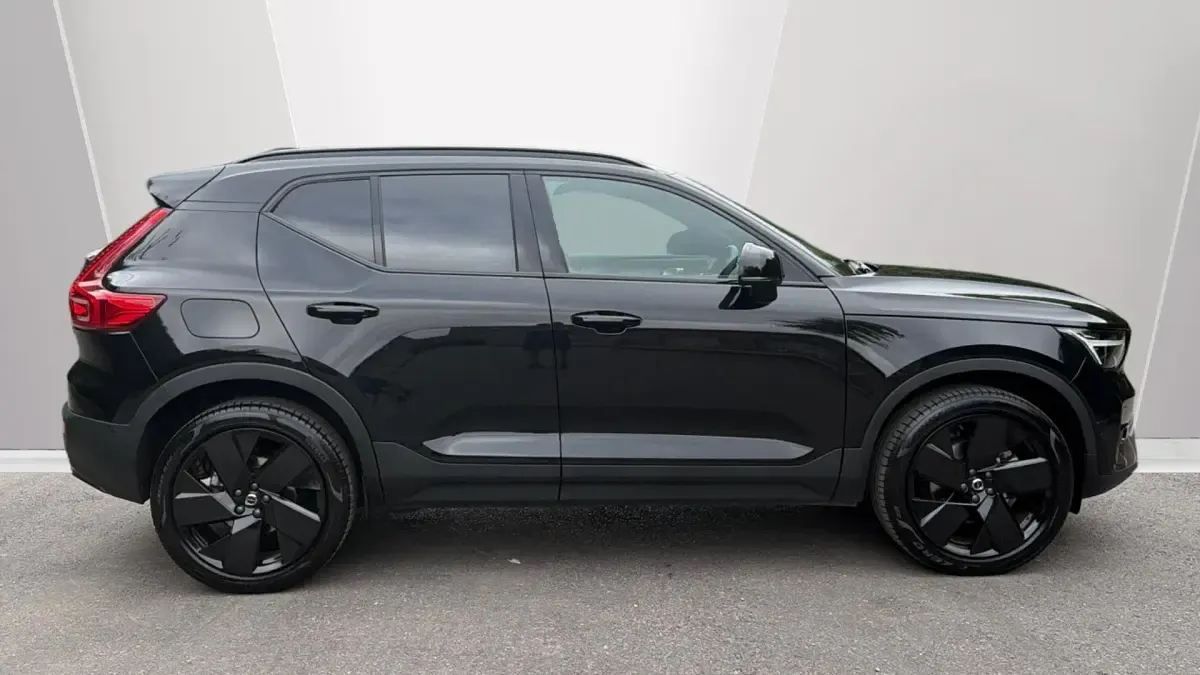 Used Volvo XC40 Ultra 163 HP (119 kW) 2025 Black SUV