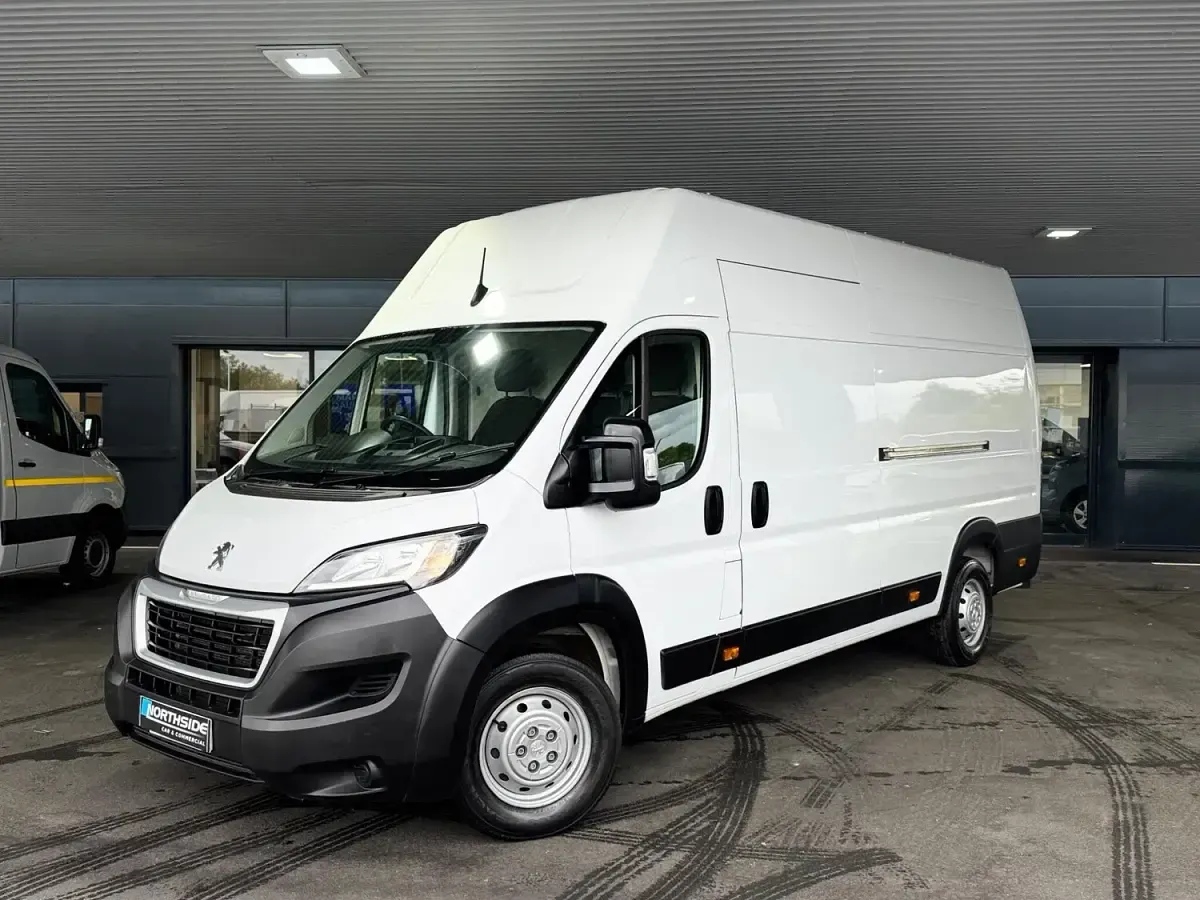 Used Peugeot Boxer Premium 140 HP (102 kW) 2023 White Van