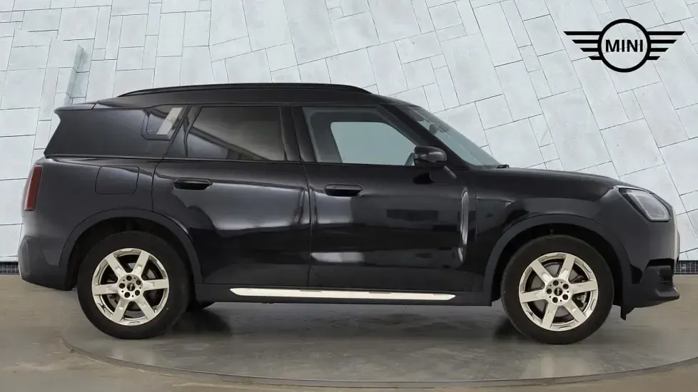 Used Mini Countryman Exclusive 218 HP (160 kW) 2024 Black SUV