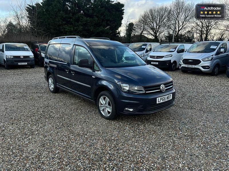 Used VW Caddy Maxi Highline 125 HP (91 kW) 2017 Blue MPV