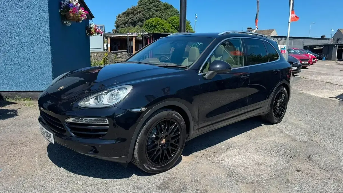 Used Porsche Cayenne 245 HP (180 kW) 2012 Black SUV