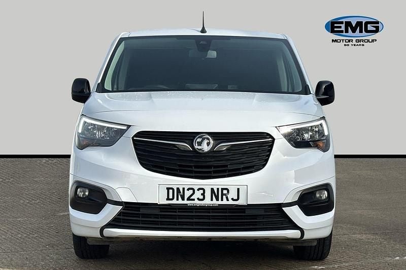 Used Vauxhall Combo S 100 HP (73 kW) 2023 White MPV