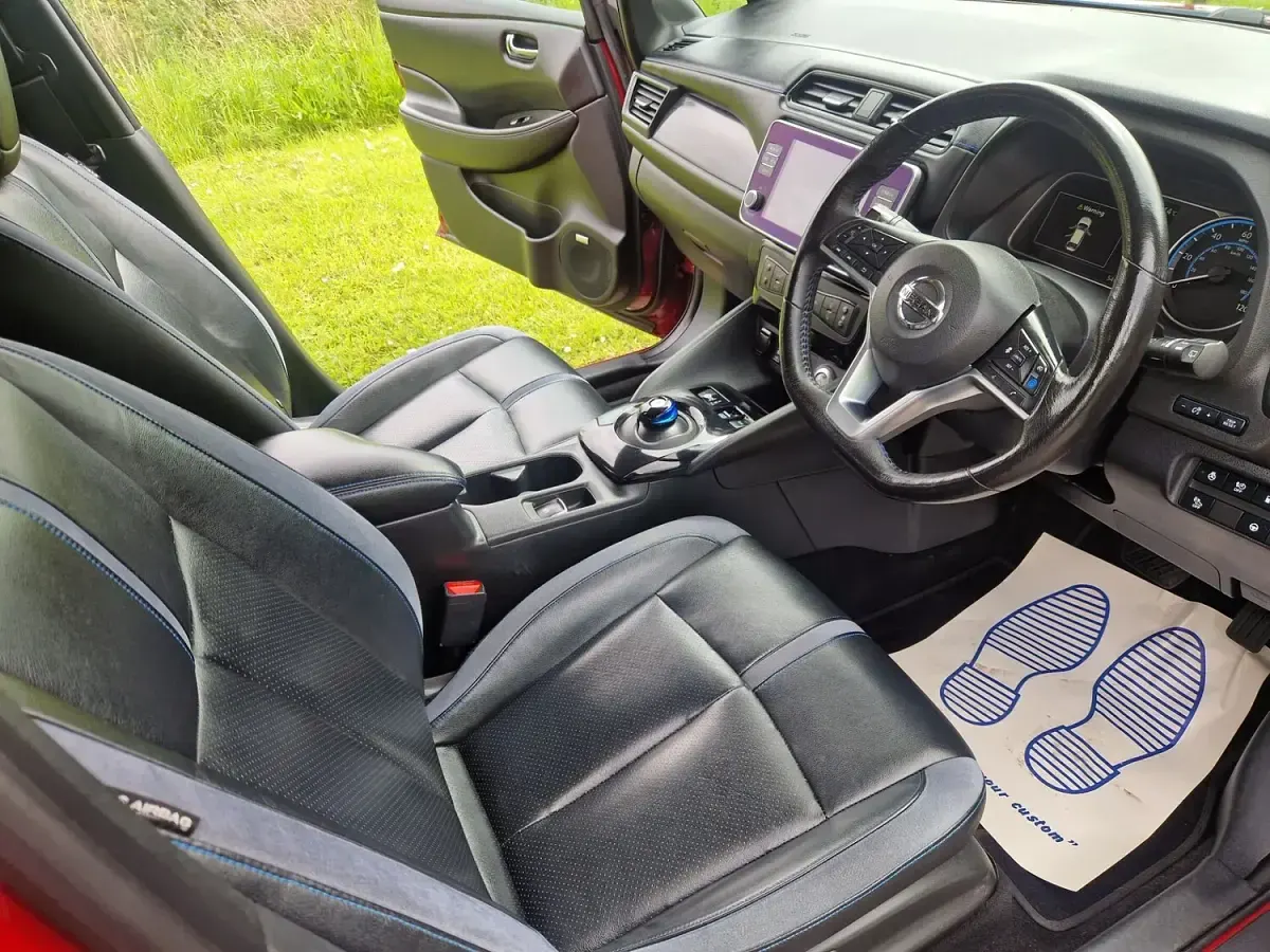 Used Nissan Leaf Tekna 110 kW (150 HP) 2019 Red Hatchback