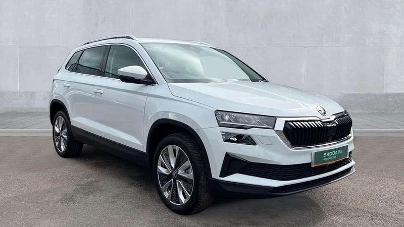 Moon white metallic Used 2025 Skoda Karoq SE L SUV | £28,097 (A bit pricey) - Image 1/4