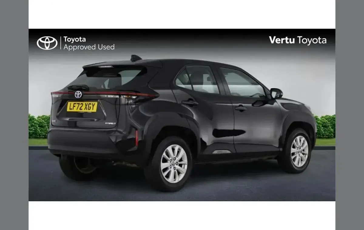 Used Toyota Yaris Cross 113 HP (83 kW) 2022 Black SUV