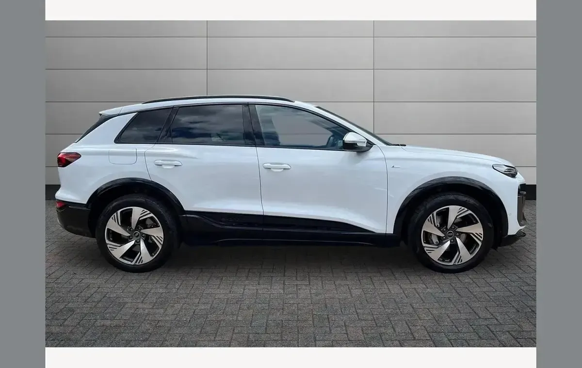 Used Audi Q6 e-tron S-Line 284 kW (387 HP) 2025 White SUV