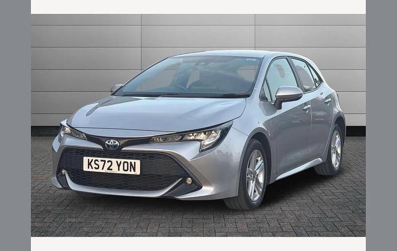 Used Toyota Corolla 122 HP (89 kW) 2023 Silver Hatchback