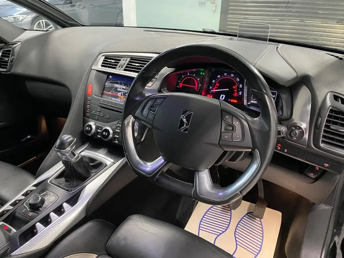 Used Citroën DS5 160 HP (117 kW) 2013 Black Hatchback