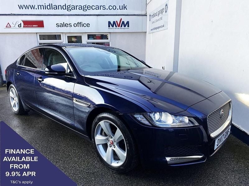 Used Jaguar XF Portfolio 180 HP (132 kW) 2017 Blue Sedan