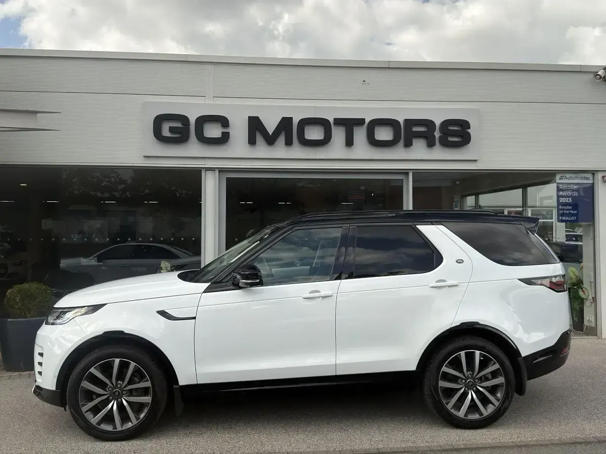 Used Land Rover Discovery SE Dynamic 350 HP (257 kW) 2024 White SUV