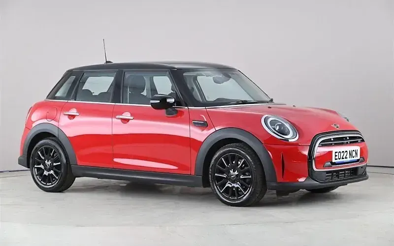 Usado Mini Cooper Classic 136 HP (100 kW) 2022 Citadino