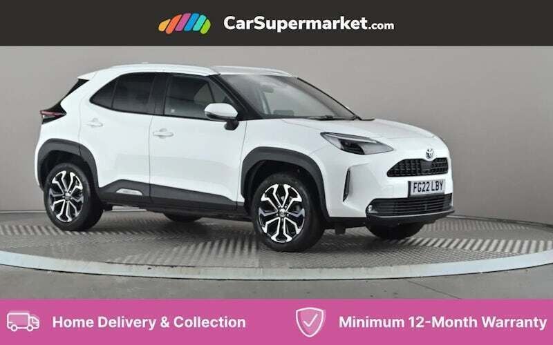 Used 2025 Toyota Yaris Hybrid Design Estate | £19,697 (Super price) - Image 1/4