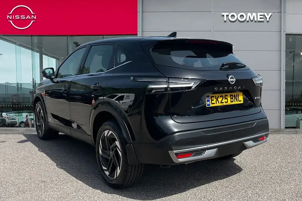 Used Nissan Qashqai Acenta Premium 187 HP (137 kW) 2025 Black SUV