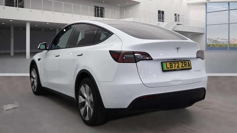 Used Tesla Model Y Long Range AWD 378 kW (514 HP) 2022 White SUV