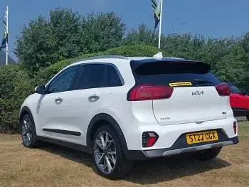 Used Kia Niro 139 HP (102 kW) 2022 White SUV