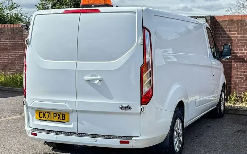 Used Ford Transit Custom Limited 131 HP (96 kW) 2021 White Van