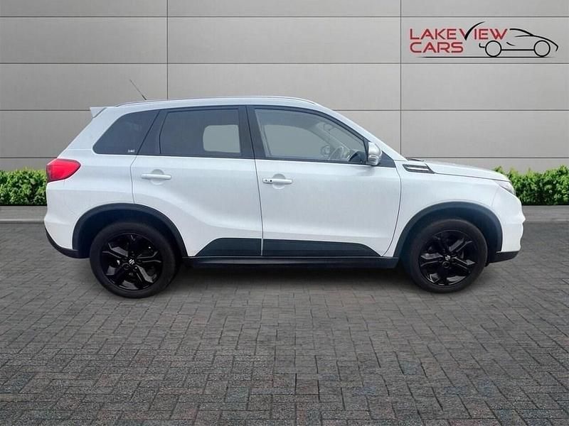 Used Suzuki Vitara 140 HP (102 kW) 2018 White Hatchback