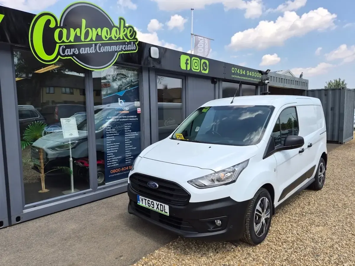 Used Ford Transit 100 HP (73 kW) 2019 White Van