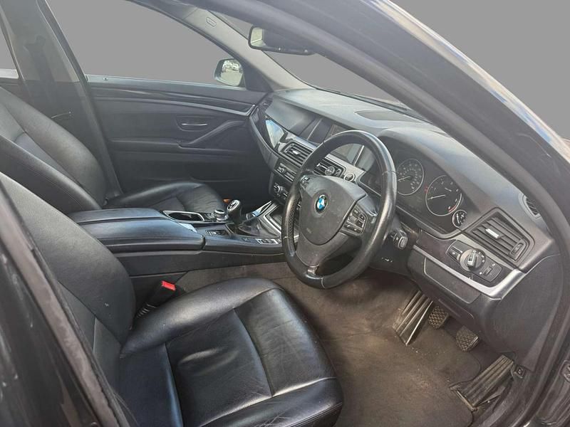 Begagnad BMW 520 Impressive 2014 Svart Sedan