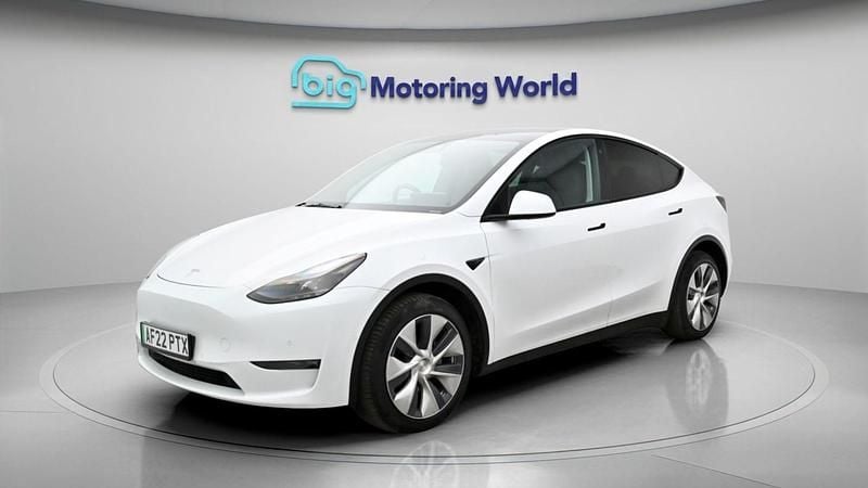 Used Tesla Model Y Long Range AWD 378 kW (514 HP) 2022 White SUV