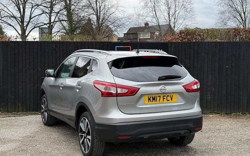 Used Nissan Qashqai Tekna 131 HP (96 kW) 2017 Silver SUV