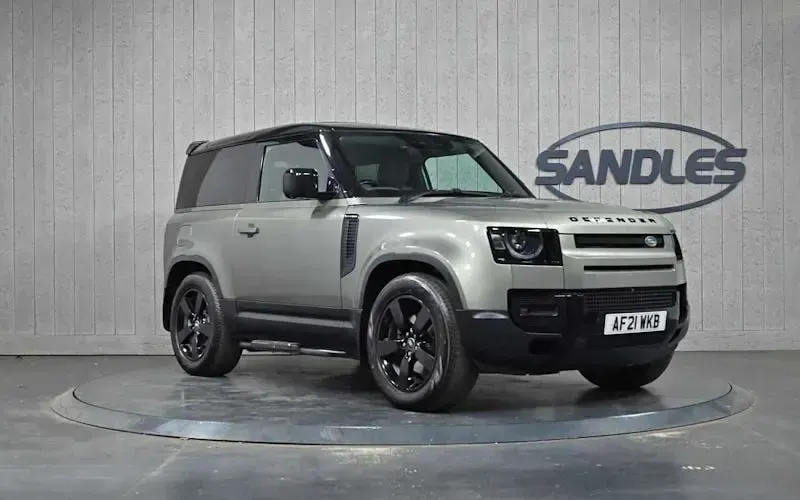 Used Land Rover Defender First Edition 250 HP (183 kW) 2021 SUV