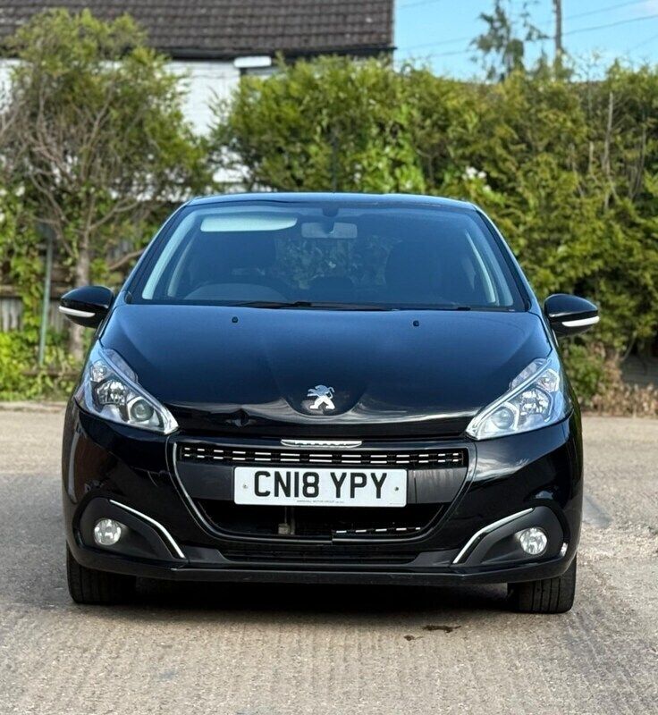 Black Used 2018 Peugeot 208 Hatchback | £5,290 (Good price) - Image 1/2