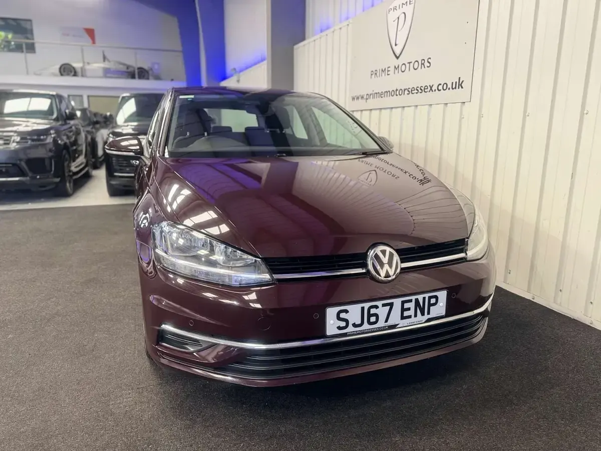 Used VW Golf VII SE 115 HP (84 kW) 2017 Red Hatchback
