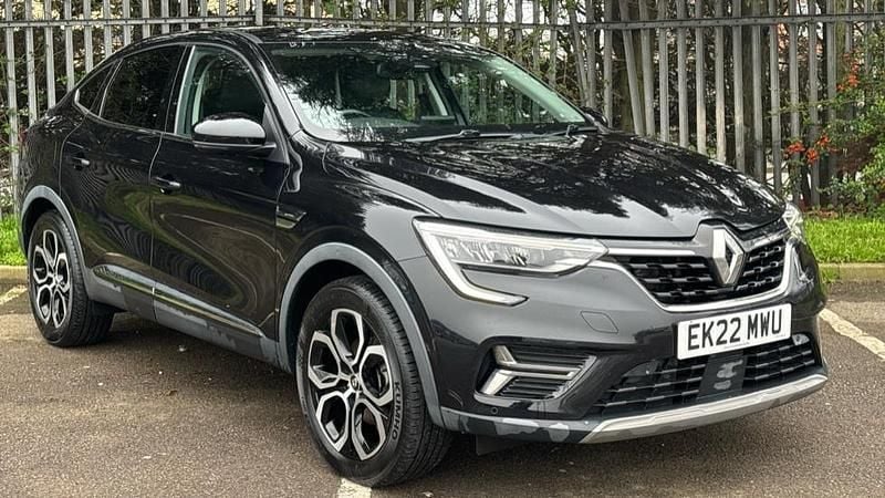 Used Renault Arkana Version S 142 HP (104 kW) 2022 Metallic  metallic black  SUV
