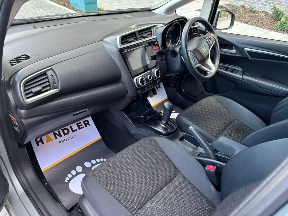 Begagnad Honda Jazz SE 102 HK (75 kW) 2017 Silver Halvkombi